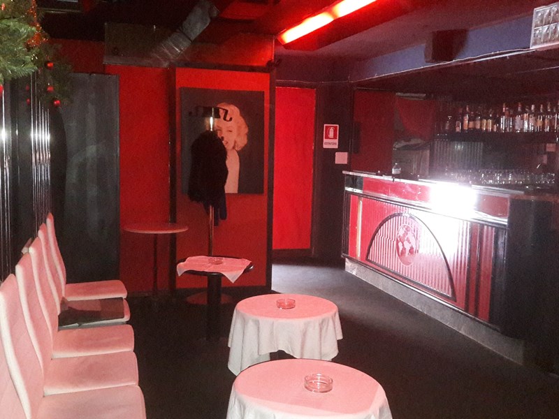 Attività commerciale in Affitto a Cagliari, zona Genneruxi, 1'500€, 220 m²