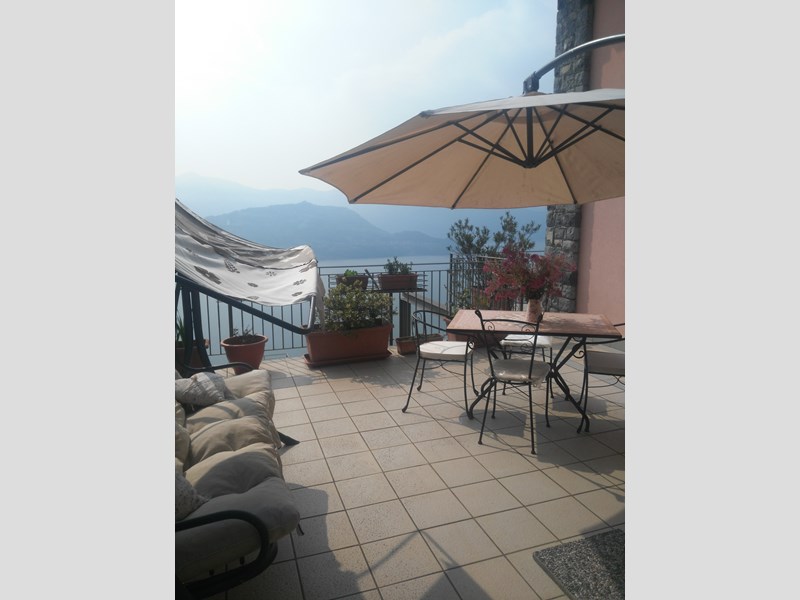 Villetta a schiera in Vendita a Parzanica, zona Awuaiolo, 175'000€, 100 m², arredato, con Box