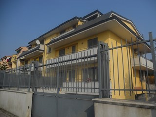 Mansarda in Vendita a Portico di Caserta, 99'000€, 70 m², con Box