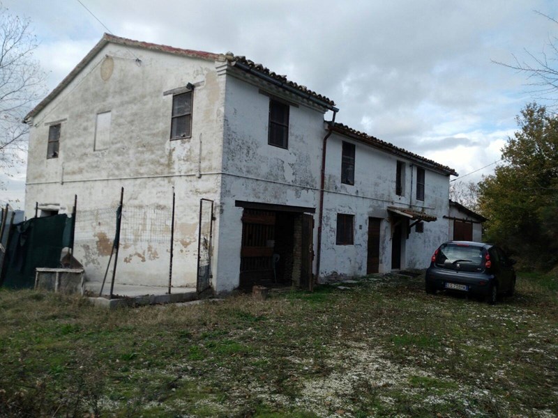 Casa Indipendente in Vendita a Corinaldo, 105'000€, 250 m²