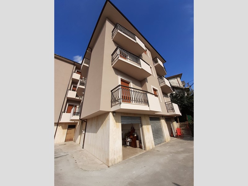 Trilocale in Vendita a Folignano, 90'000€, 105 m²