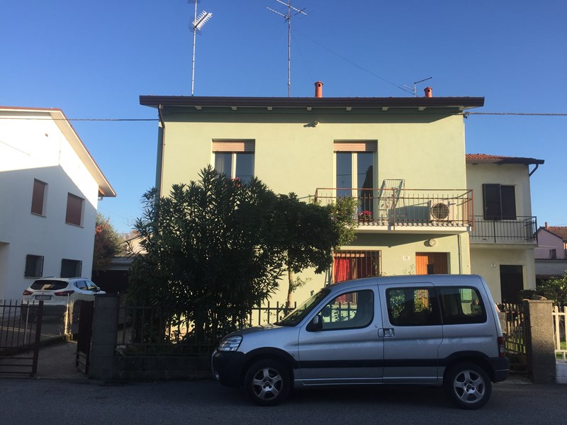 Appartamento in Vendita a Bagnacavallo, zona via Umberto Giordano 12, 76'600€, 88 m²