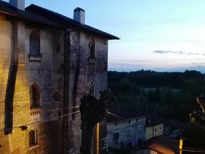 Trilocale in Vendita a Divignano, zona centro, 75'000€, 90 m²