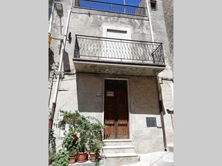 Casa Indipendente in Vendita a Caltabellotta, zona Via Giardinello, 20'000€, 80 m²