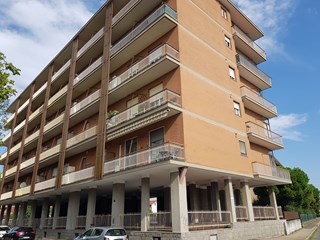 Bilocale in Vendita a Nichelino, zona Superga, 80'000€, 75 m²