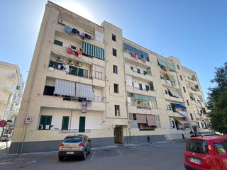 Trilocale in Vendita a Eboli, zona centro , 73'000€, 79 m²