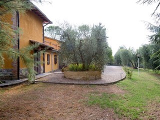 Villa in Vendita a Castelnuovo Berardenga, 650'000€, 320 m², con Box