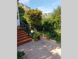 Villa in Affitto a Palermo, zona Addaura, 1'000€, 120 m², arredato