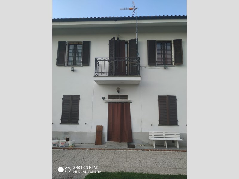Villa bifamiliare in Affitto a Moriondo Torinese, 1'000€, 240 m², arredato