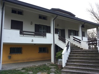 Villa in Vendita a Copparo, 300'000&euro;, 500 m²