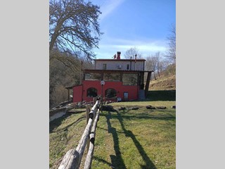 Casa Indipendente in Vendita a Licciana Nardi, 690'000€, 280 m², arredato