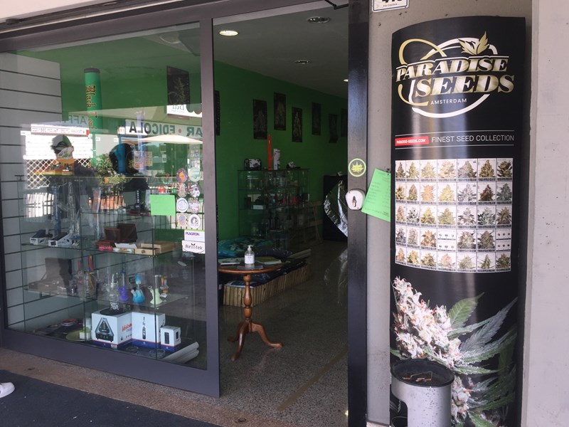 Negozio in Vendita a San Cesareo, zona Centro commerciale , 19'000€, 140 m², arredato