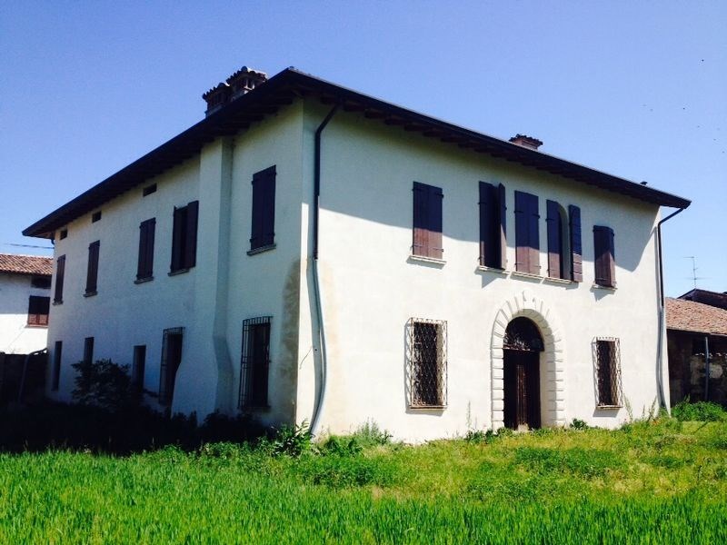 Casale in Vendita a Pontevico, zona campazzo, 530'000€, 1300 m²