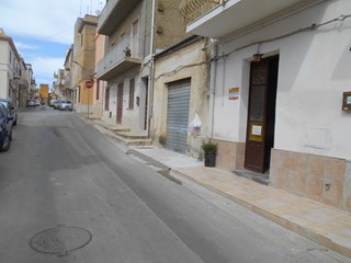 Bilocale in Vendita a Castelvetrano, zona centrale, 10'000&euro;, 90 m²