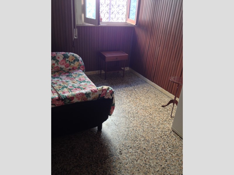 Quadrilocale in Affitto a Camaiore, zona Lido di Camaiore, 2'000€, 75 m², arredato