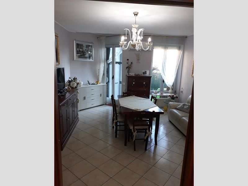 Trilocale in Vendita a Arcisate, zona brenno, 170'000€, 90 m², arredato