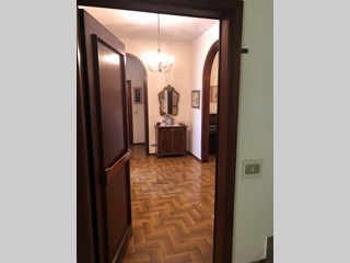 Appartamento in Vendita a Prato, zona La Pietà, 340'000€, 153 m²