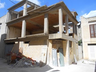 Casa Indipendente in Vendita a Castelvetrano, zona servita, 20'000&euro;, 160 m²