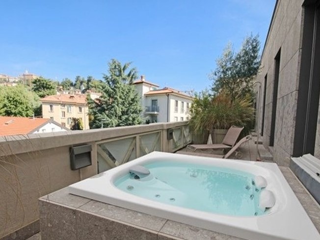 Trilocale in Affitto a Bergamo, zona centrale, 600€, 83 m², arredato, con Box