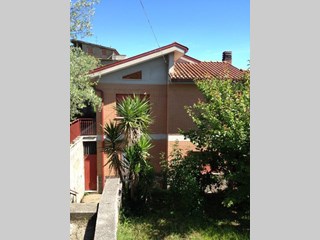 Villa in Vendita a Paliano, 220'000€, 220 m², arredato