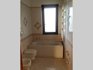 Quadrilocale in Vendita a Galatina, zona Centro, 90'000€, 100 m²