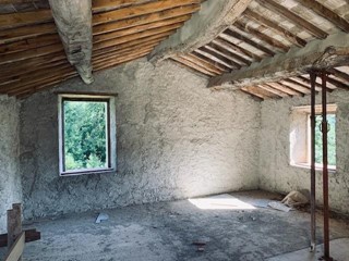 Casale in Vendita a Calci, 400'000€, 350 m²