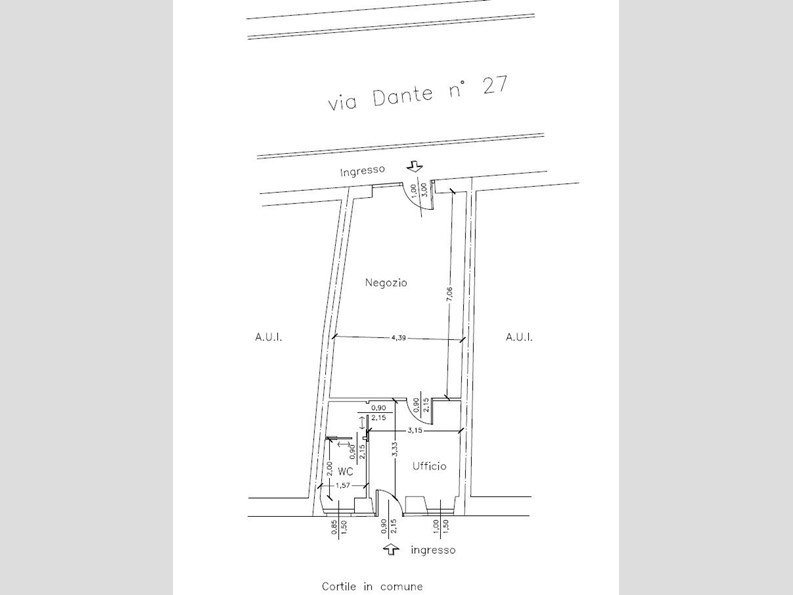 Negozio in Vendita a Trezzo sull'Adda, zona Centro , 75'000€, 55 m²