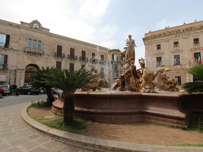 Trilocale in Vendita a Siracusa, zona via Roma, 65 m²