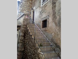 Appartamento in Vendita a Colle San Magno, zona Vico San Giuseppe, 17'000€, 60 m²