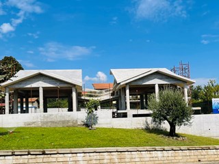 Villa in Vendita a Lariano, zona Via Colle Fontana