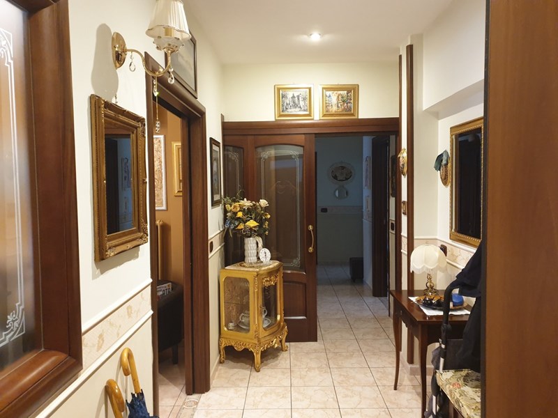 Trilocale in Vendita a Napoli, zona CAPODIMONTE, 410'000€, 110 m²