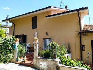 Villa in Vendita a Sora, 179'000€, 190 m²