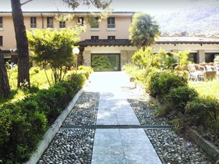 Attività commerciale in Vendita a Sale Marasino, 956'250€