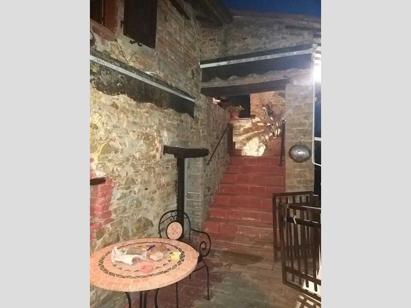 Casa Indipendente in Vendita a Marsciano, zona Migliano, 490'000€, 360 m²