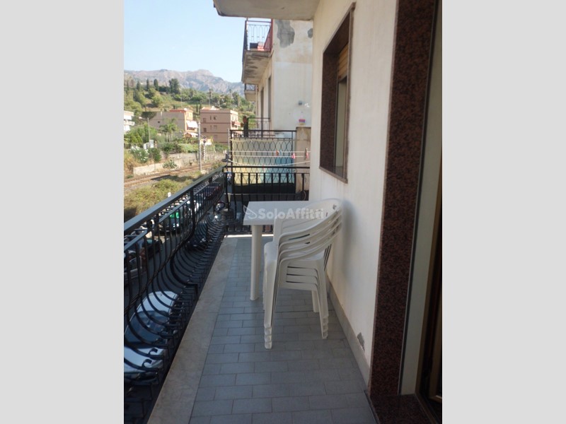 Trilocale in Affitto a Giardini Naxos, zona SchisÃ², 570€, 65 m², arredato