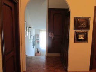 Casa Indipendente in Vendita a Licciana Nardi, 390'000€, 251 m², con Box