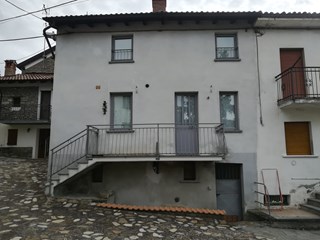 Trilocale in Vendita a Varzi, zona Cella, 45'000€, 125 m², arredato