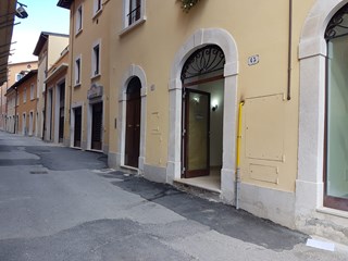 Immobile commerciale in Affitto a L'Aquila, zona Centro storico , 800€, 55 m²
