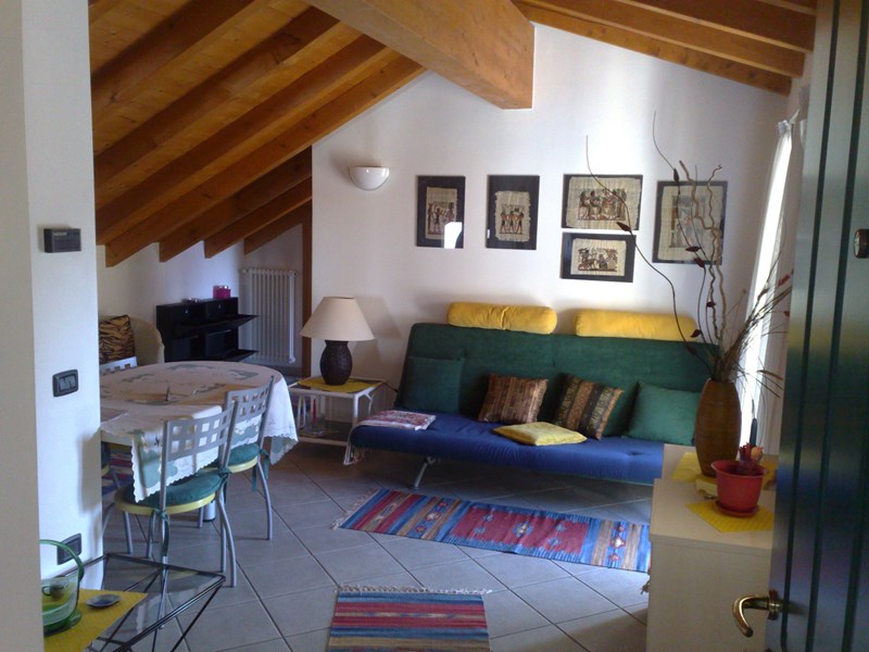 Mansarda in Affitto a Gallarate, zona Crenna, 550&euro;, 65 m², arredato