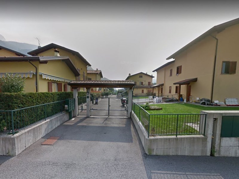 Magazzino in Vendita a Introbio, 2'928€