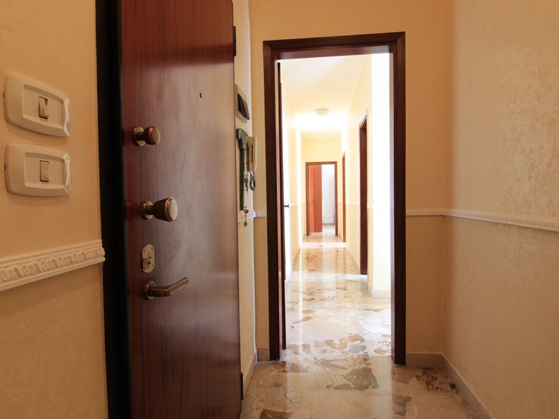 Trilocale in Vendita a Siracusa, zona viale Tunisi, 85'000&euro;, 97 m²