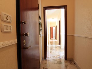 Trilocale in Vendita a Siracusa, zona viale Tunisi, 85'000&euro;, 97 m²