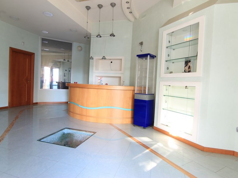 Negozio in Vendita a Siracusa, zona viale Santa Panagia, 75'000&euro;, 62 m²