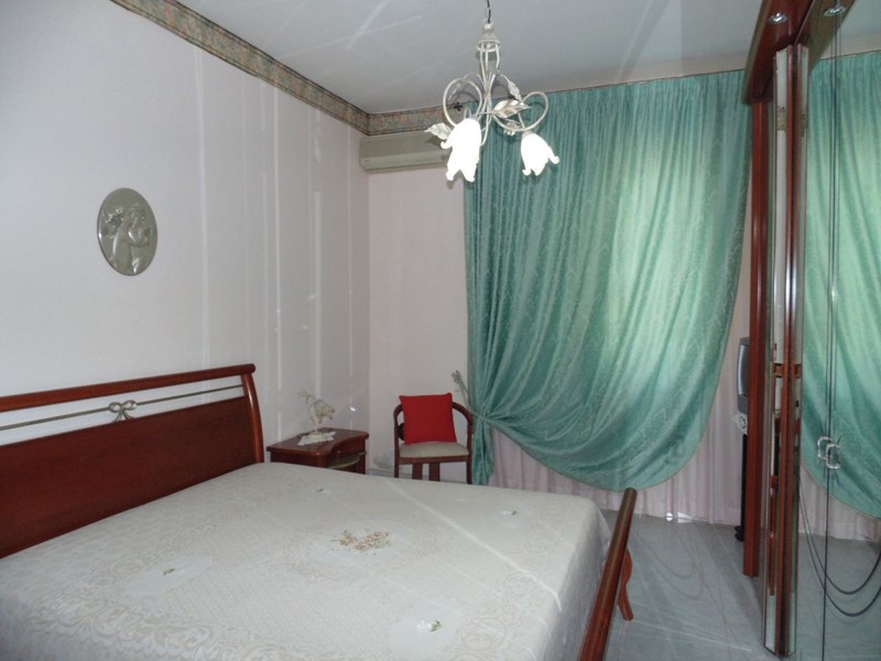 Villa in Vendita a Siracusa, zona viale Edoardo Garrone, 240'000&euro;, 180 m²