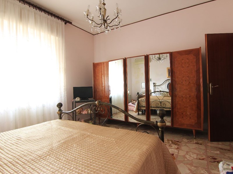 Appartamento in Vendita a Siracusa, zona viale Scala Greca, 115'000&euro;, 143 m²