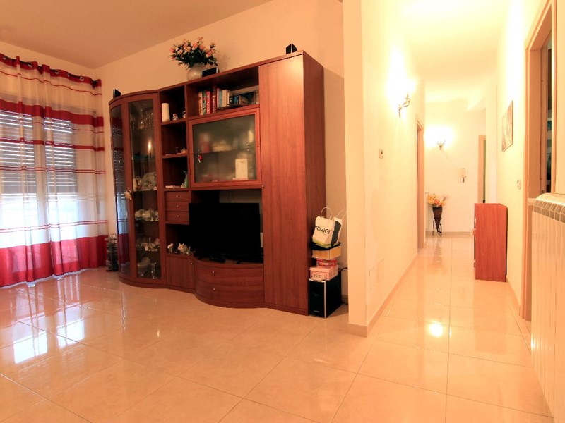 Quadrilocale in Vendita a Siracusa, zona via Politi Laudien, 140'000&euro;, 145 m²