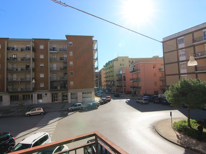 Appartamento in Vendita a Siracusa, zona Via Filisto, 130'000&euro;, 152 m²