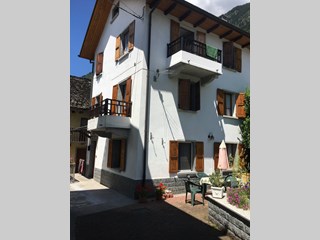 Villa bifamiliare in Vendita a Baceno, zona Prea, 135'000€, 106 m², arredato