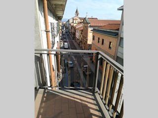 Trilocale in Vendita a Borgomanero, zona centro, 85'000€, 103 m²