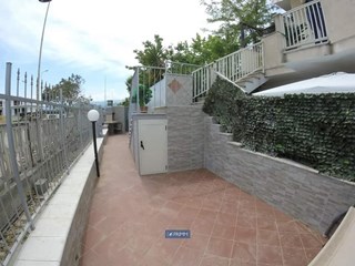 Trilocale in Vendita a Bari, zona ROSSANO, 75'000€, 80 m², arredato